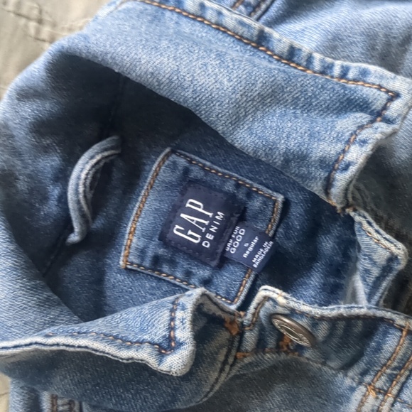 GAP Jacket - Picture 2 of 4